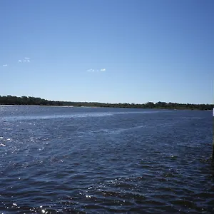 Tin Bay's Sleepy Lagoon Motel
