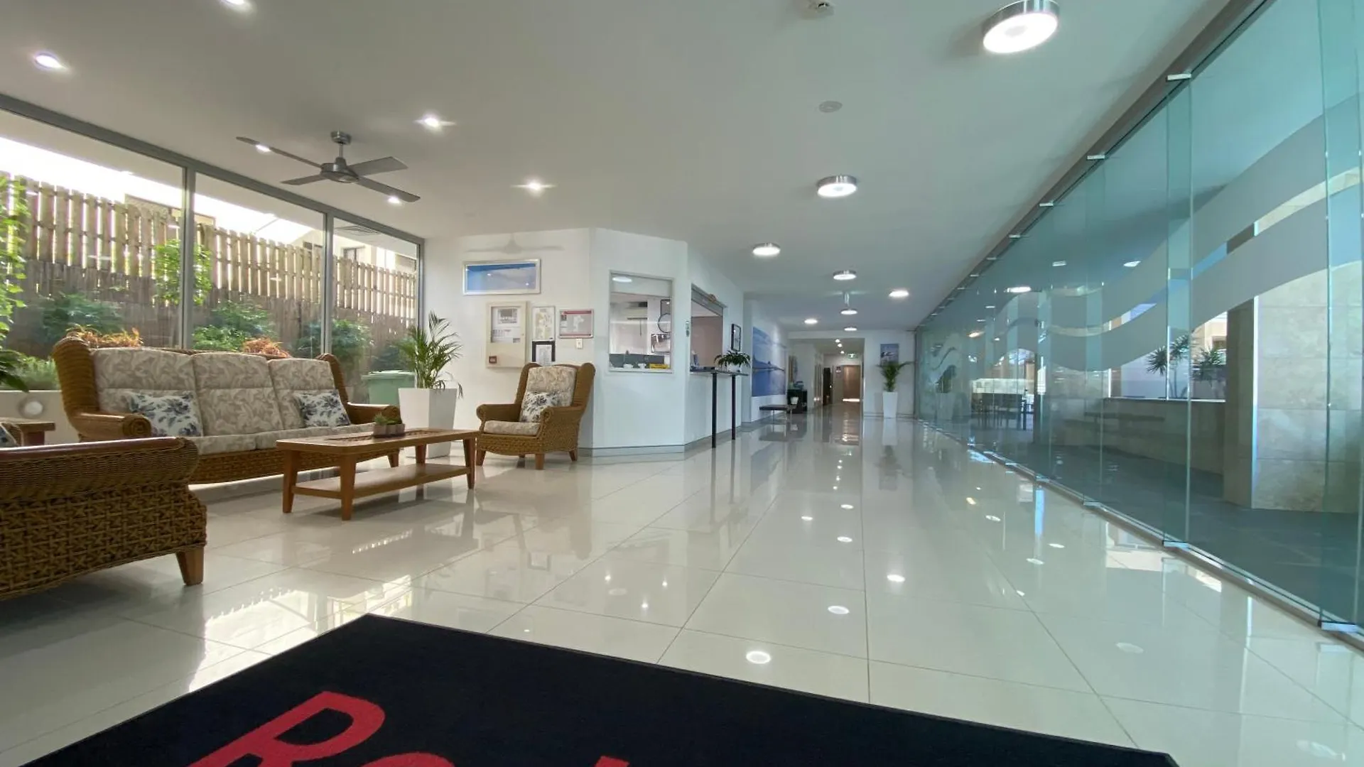 Redvue Holiday Apartments Redcliffe 4*,  Australia